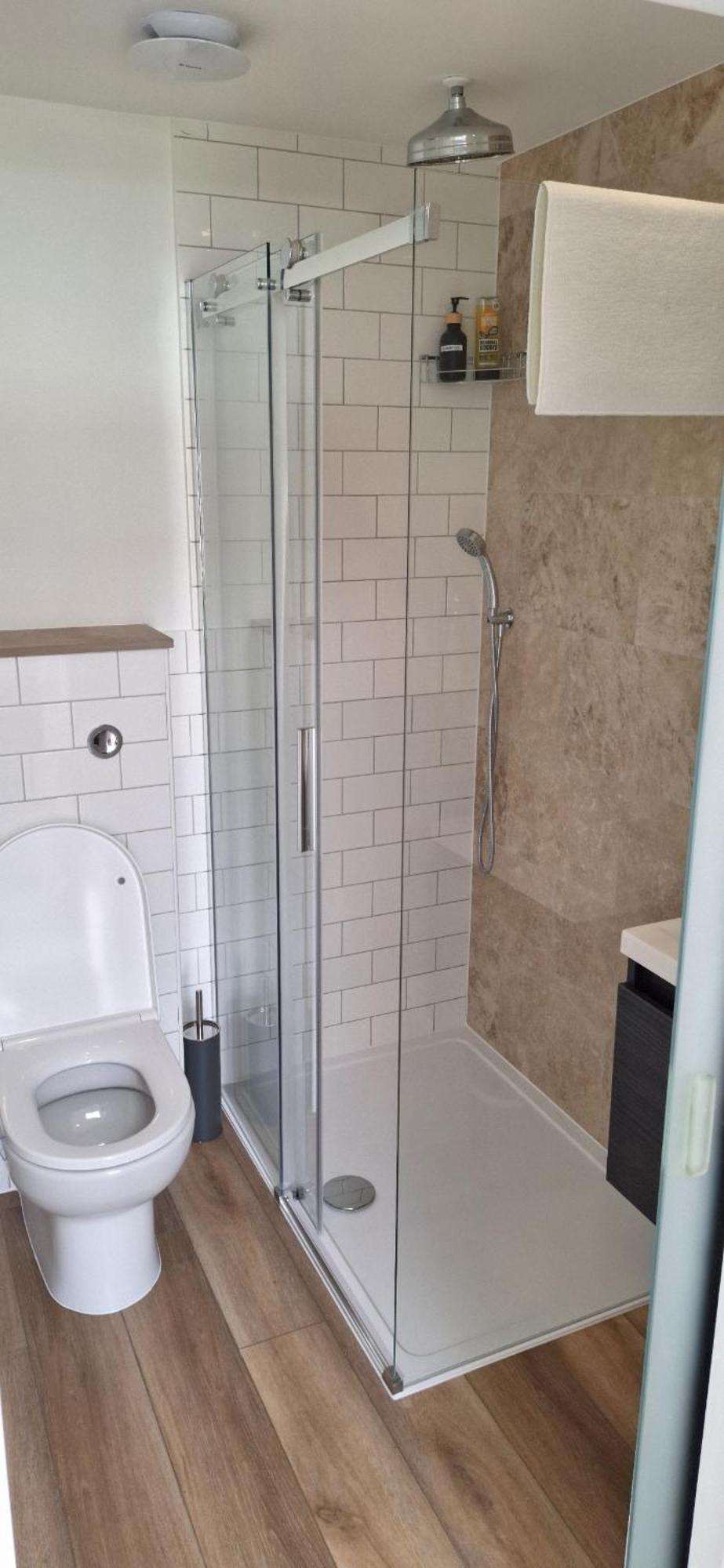 New 3 Bedrooms Flat In Ashford Near Heathrow ภายนอก รูปภาพ