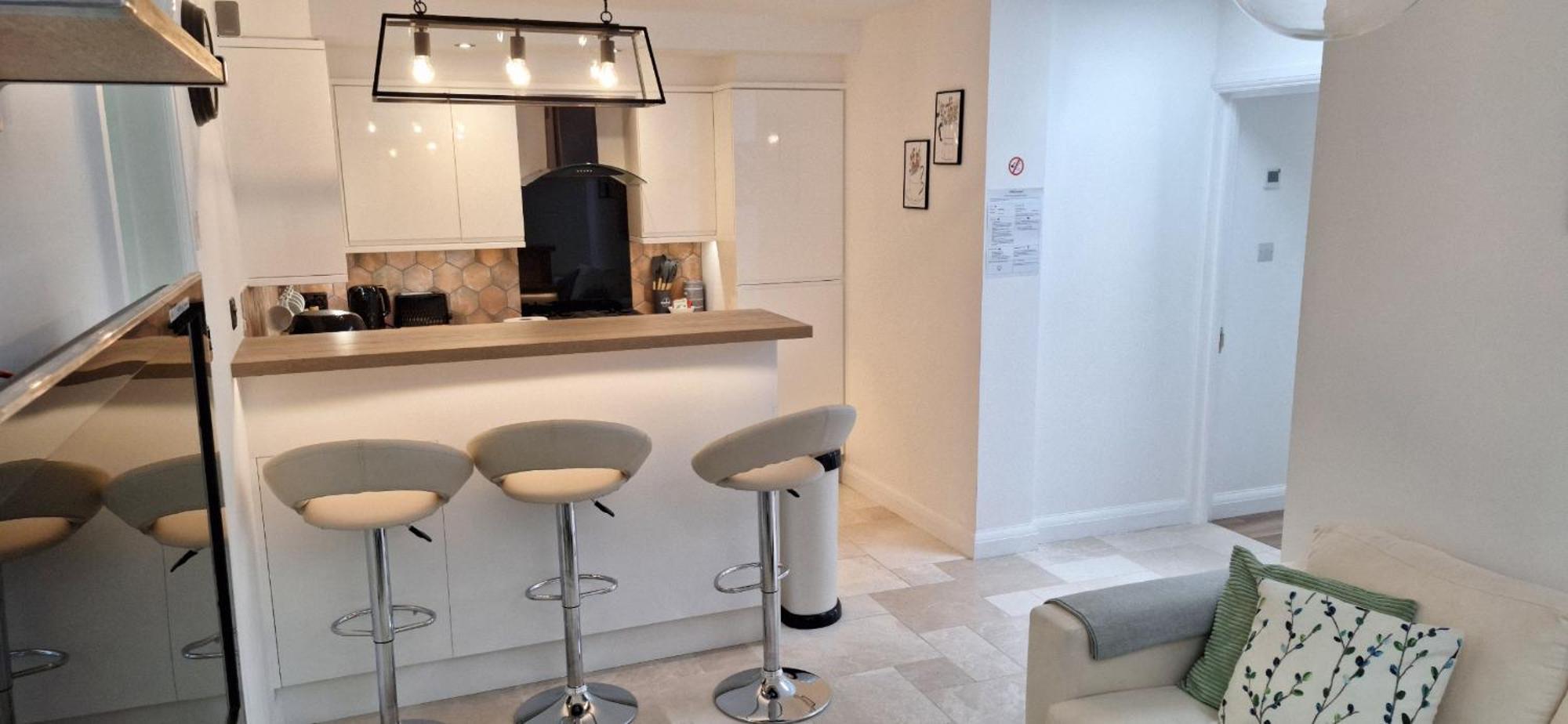 New 3 Bedrooms Flat In Ashford Near Heathrow ภายนอก รูปภาพ